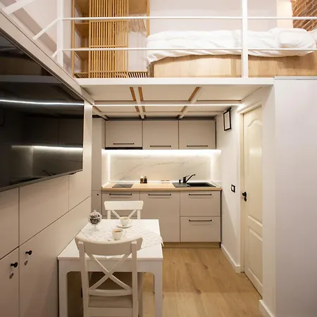 Banffy's Little House Apartment